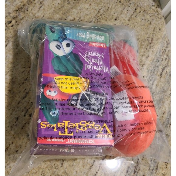 Veggietales VHS Lot of 4. 3 are New Sealed. And 3 Plush Tomato Cucumber - Picture 12 of 12